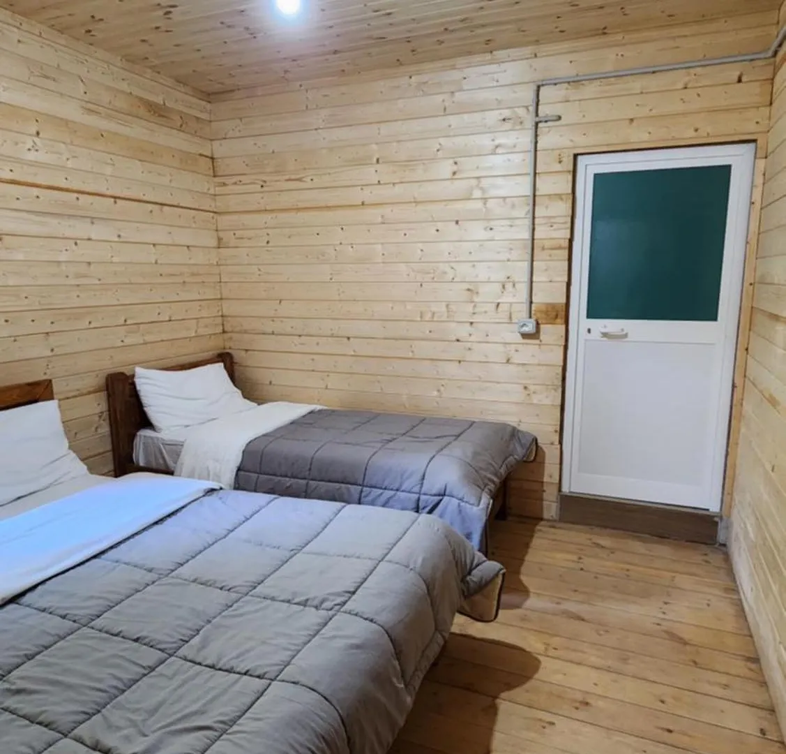 Moll' e Shoshit Livadhi Guesthouse