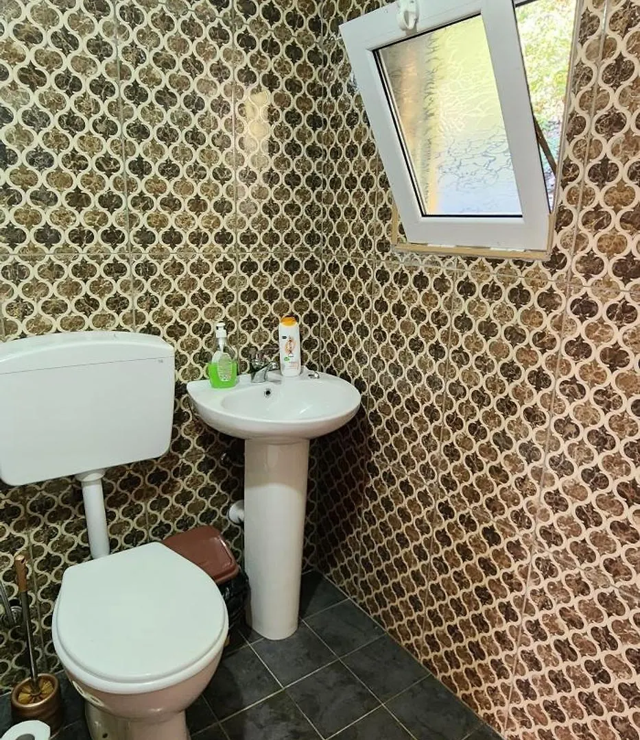 Livadhi Guesthouse Moll' e Shoshit Bed & Breakfast