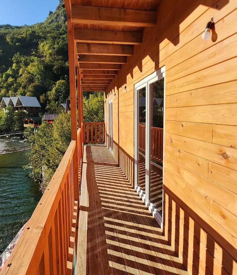Livadhi Guesthouse Komani Lake Moll' e Shoshit 0*,